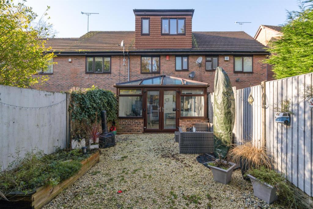 31 Ashbrook Crescent_4.jpg