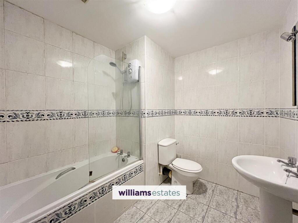 Cottage Bathroom
