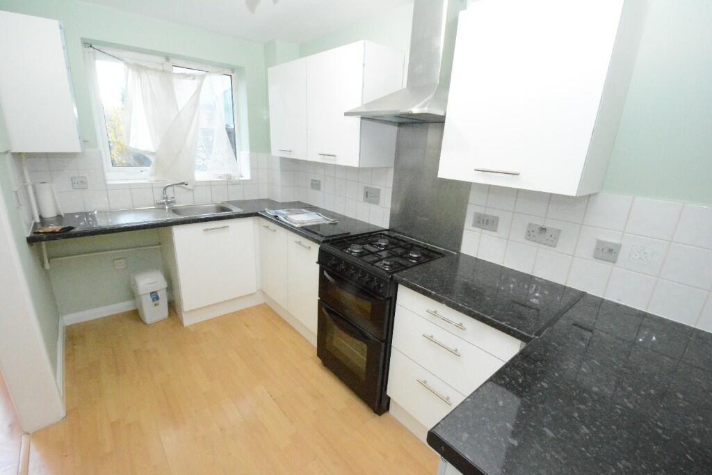 Fiited Kitchen: