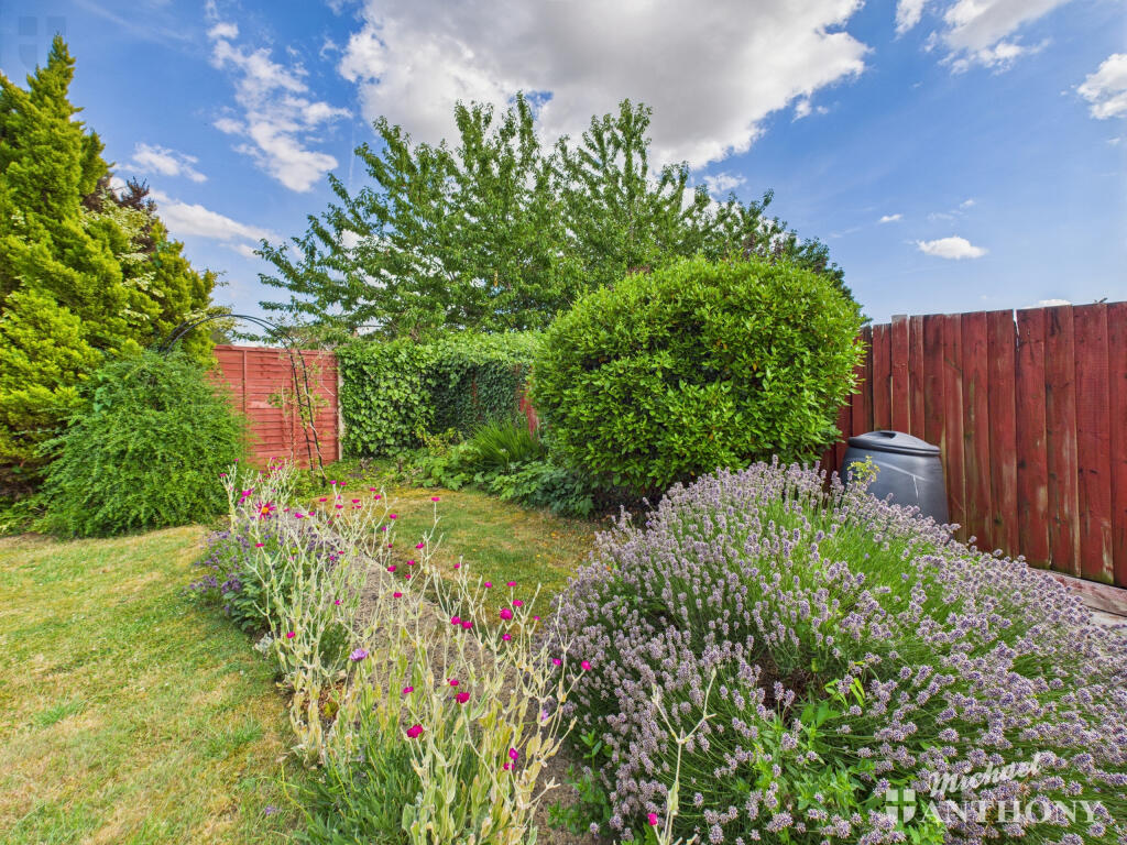 CAM03852G0-PR0348-STILL014