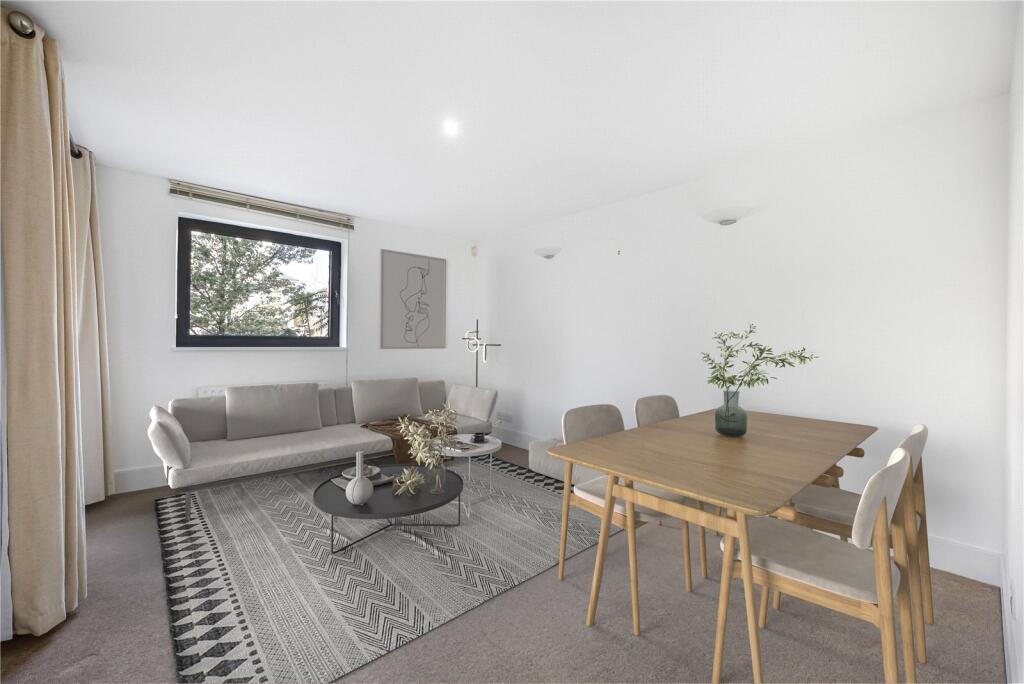 Sitting/Dining Room