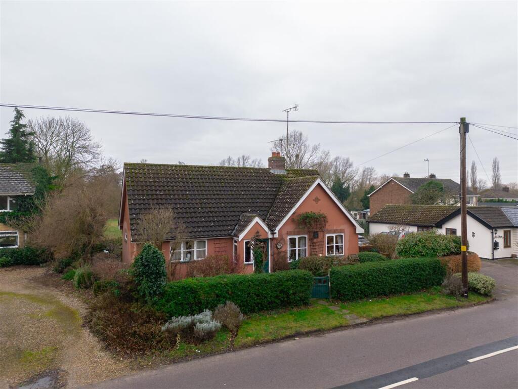 20250203103224 - DJI_0159 - Wood Cottage, Stow Roa