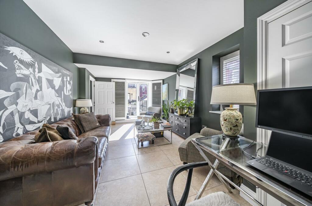Davidson Frost-Wellings,DFW, King Edward House,..j