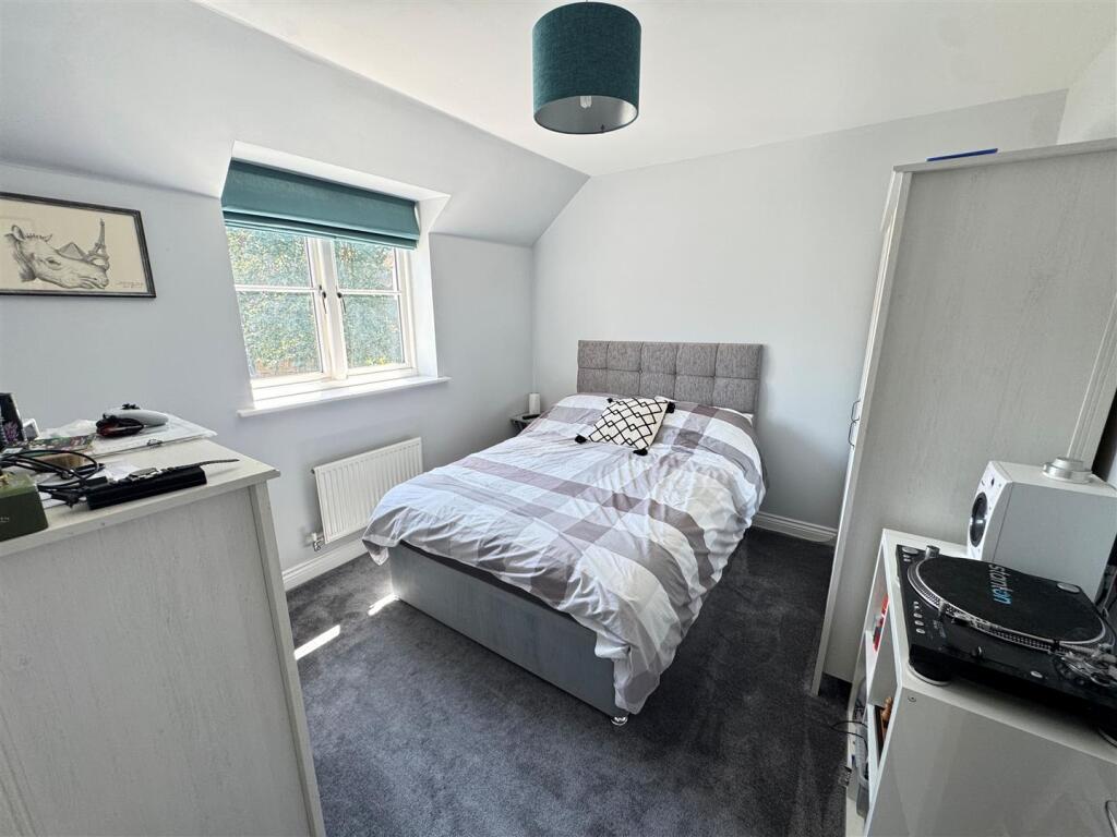 Bed 3.jpg