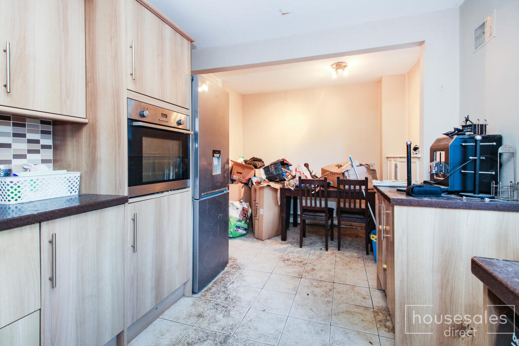 Kitchen/ Dining Room