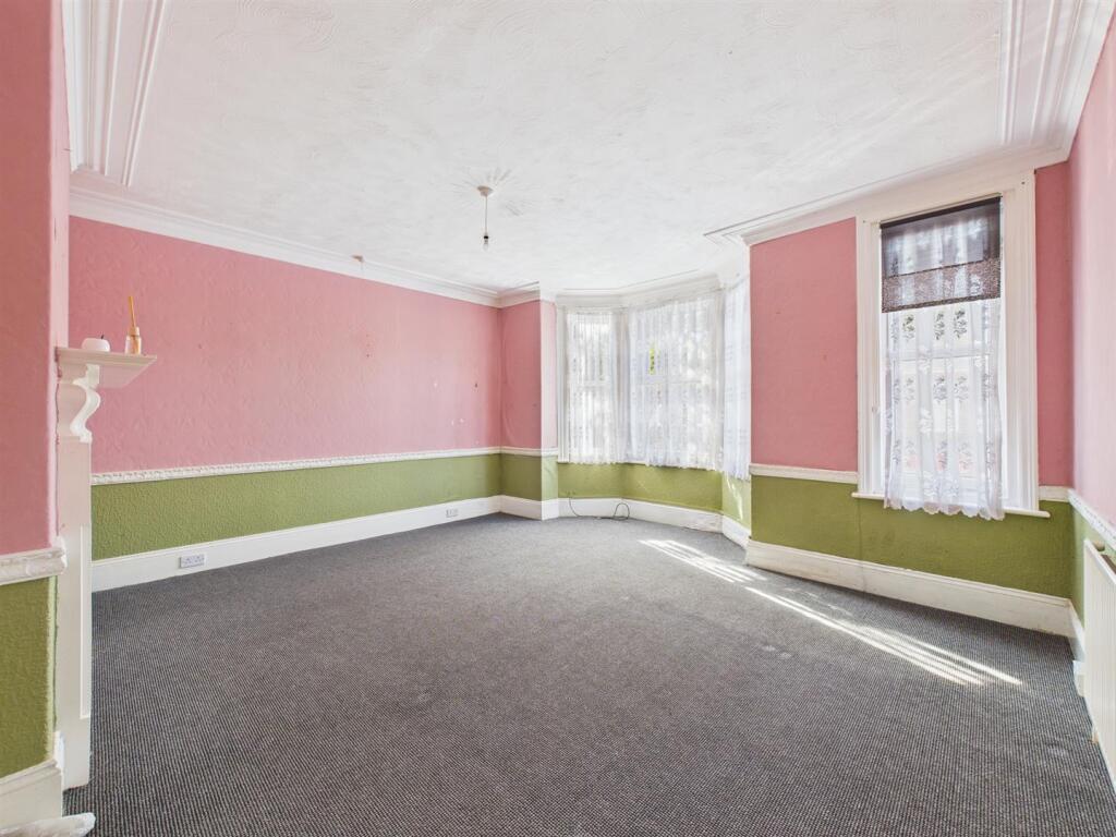 Bedroom:
