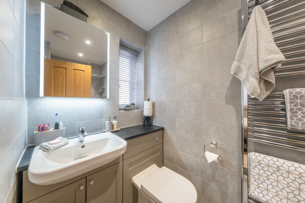 2 Bluebell Close-025.jpg