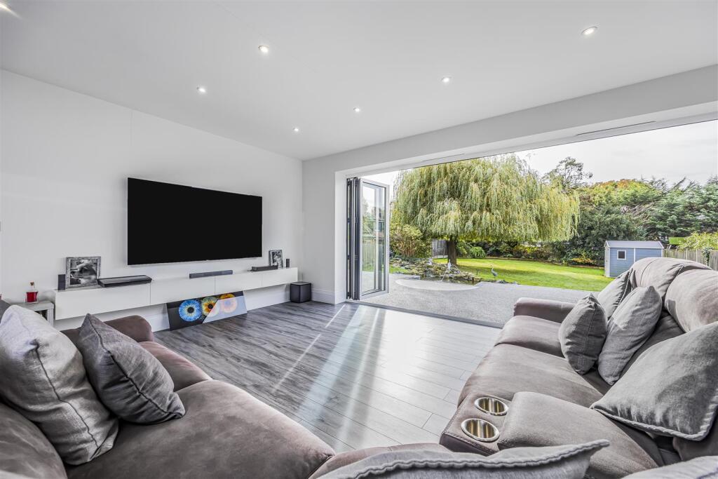 31 Lovedean Lane, Waterlooville-PorticoMarketing-S