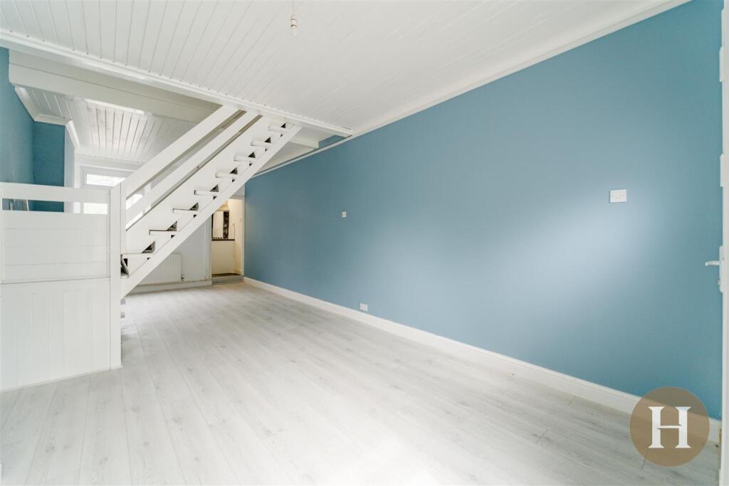 Hadleigh Estate Agents-2.jpg
