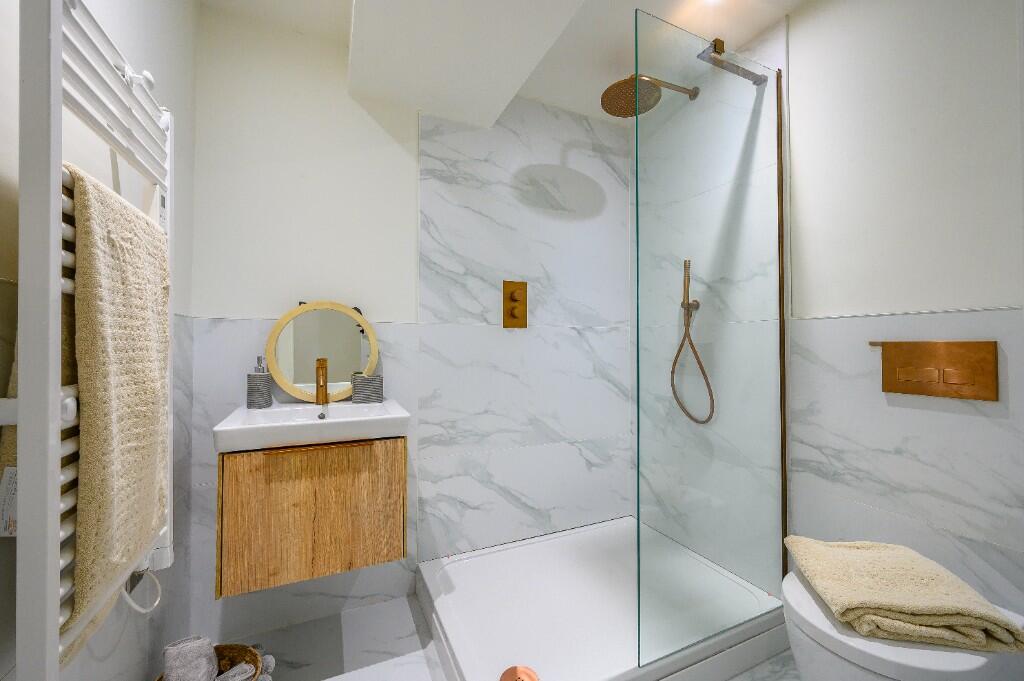 Main bathroom