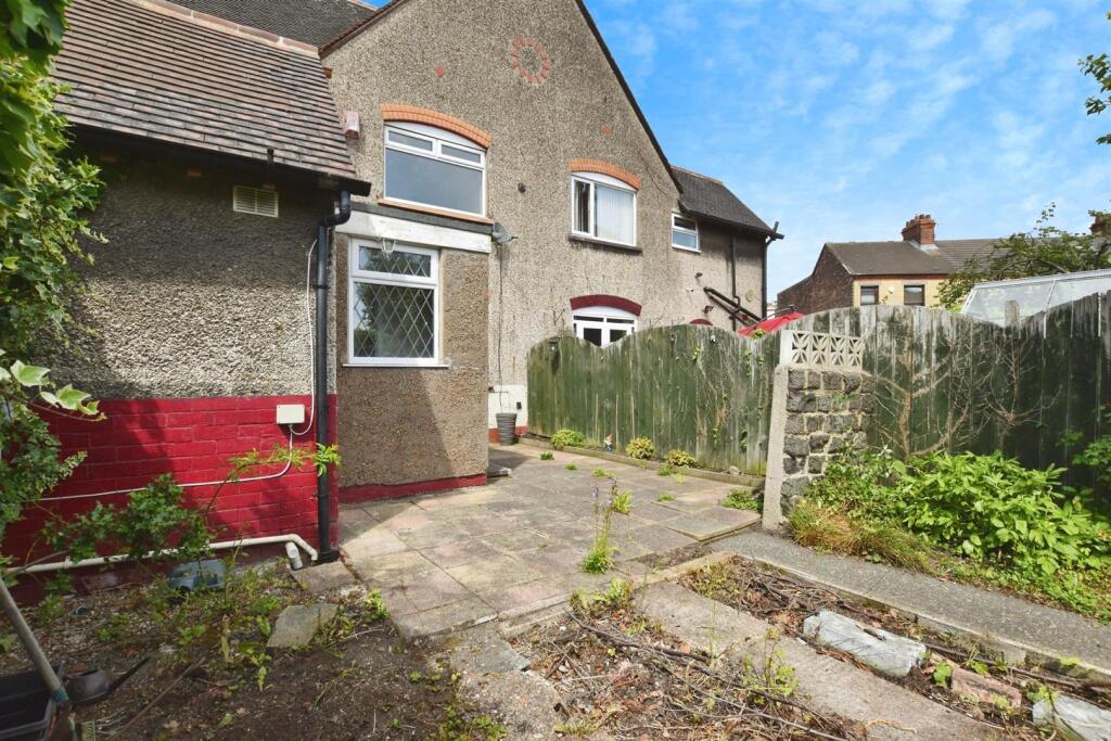 f757f71f-patio 20side.JPG