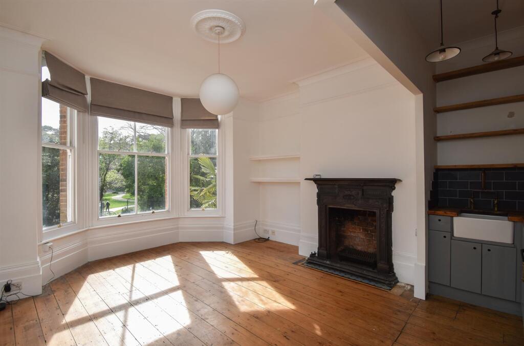 Living room &amp; kitchen