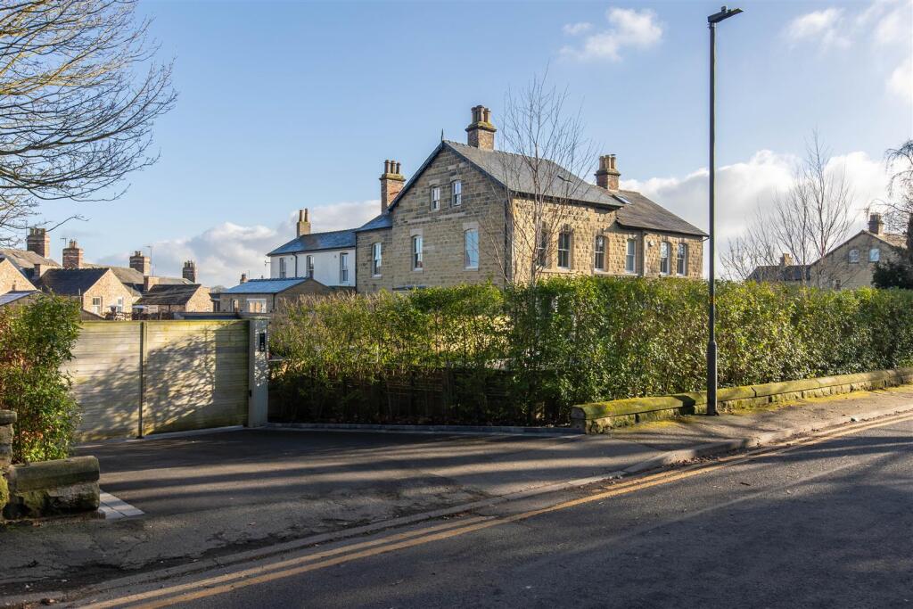 The Mount 20 External-1.jpg