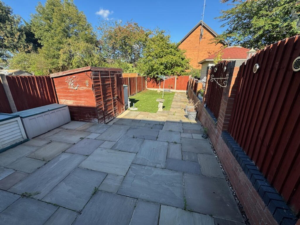 58 Bushbury Road garden.jpeg