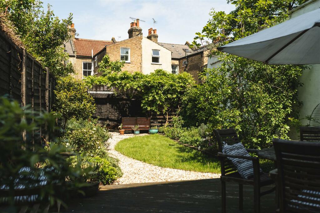 6a Median Road-1.jpg