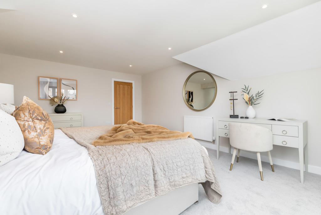 Bed 1 show home