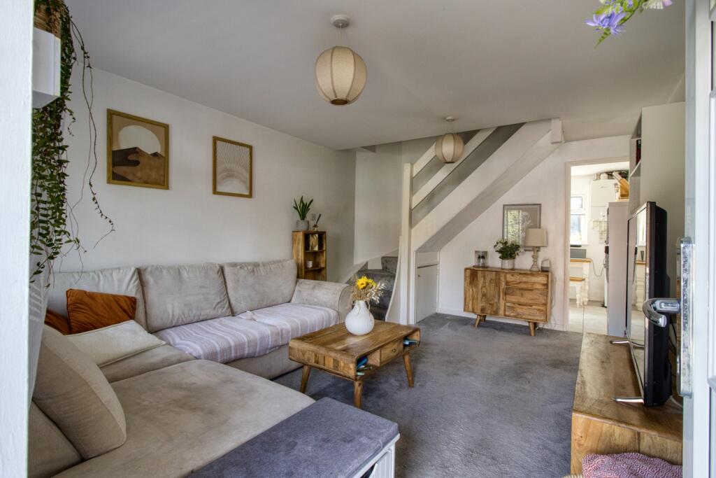 Lounge - EweMove Swindon South