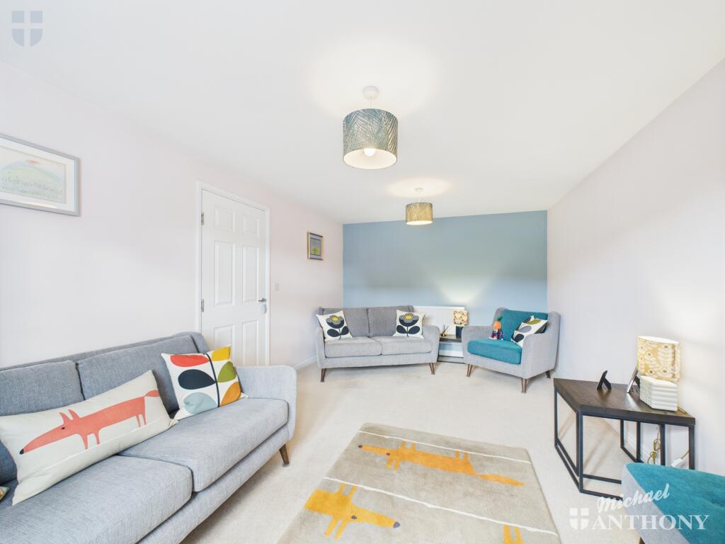 CAM03218G0-PR0735-STILL007