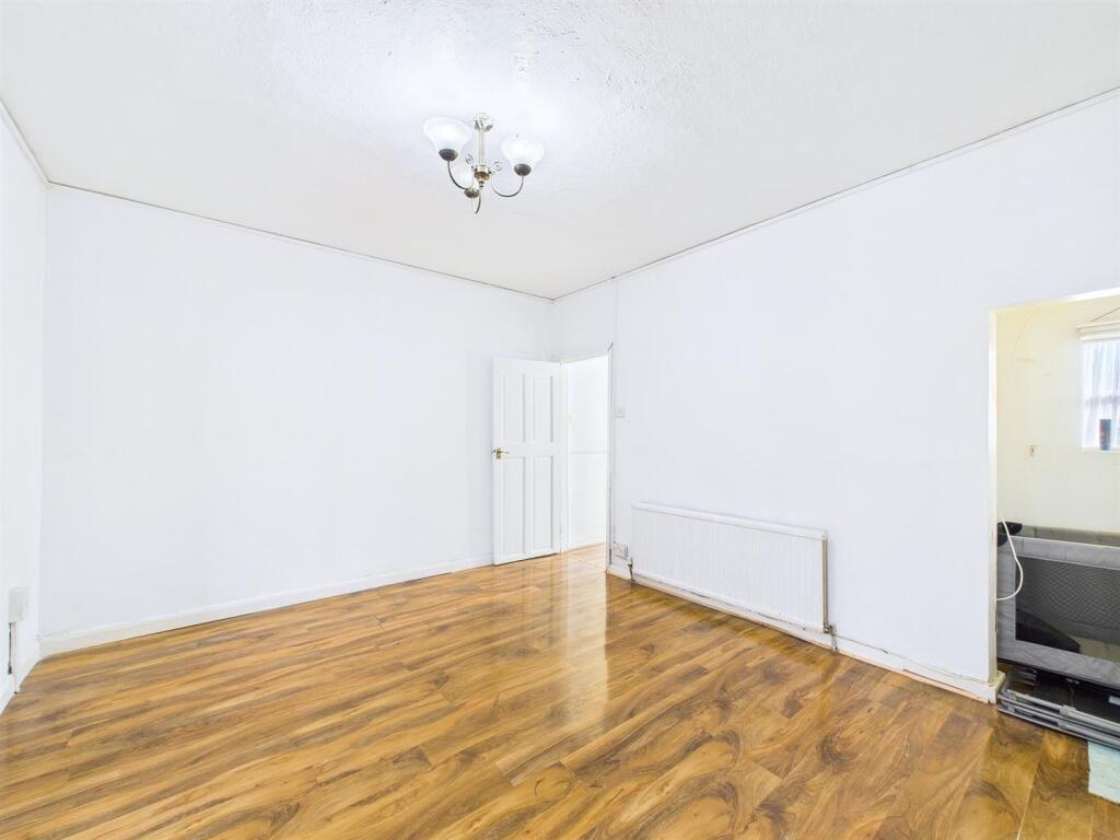 5 - 3 bedroom terraced house.jpg