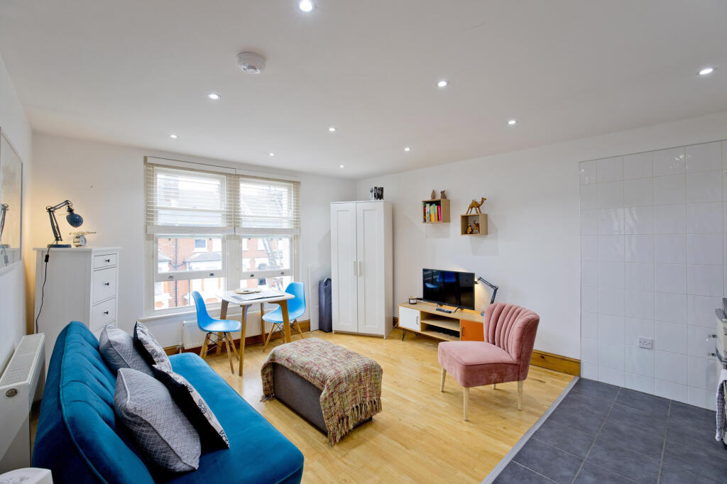 Calabria Road, London, N5