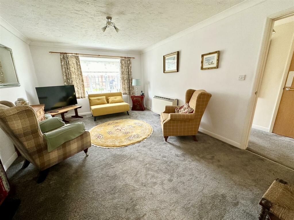 lounge with front aspect.JPEG