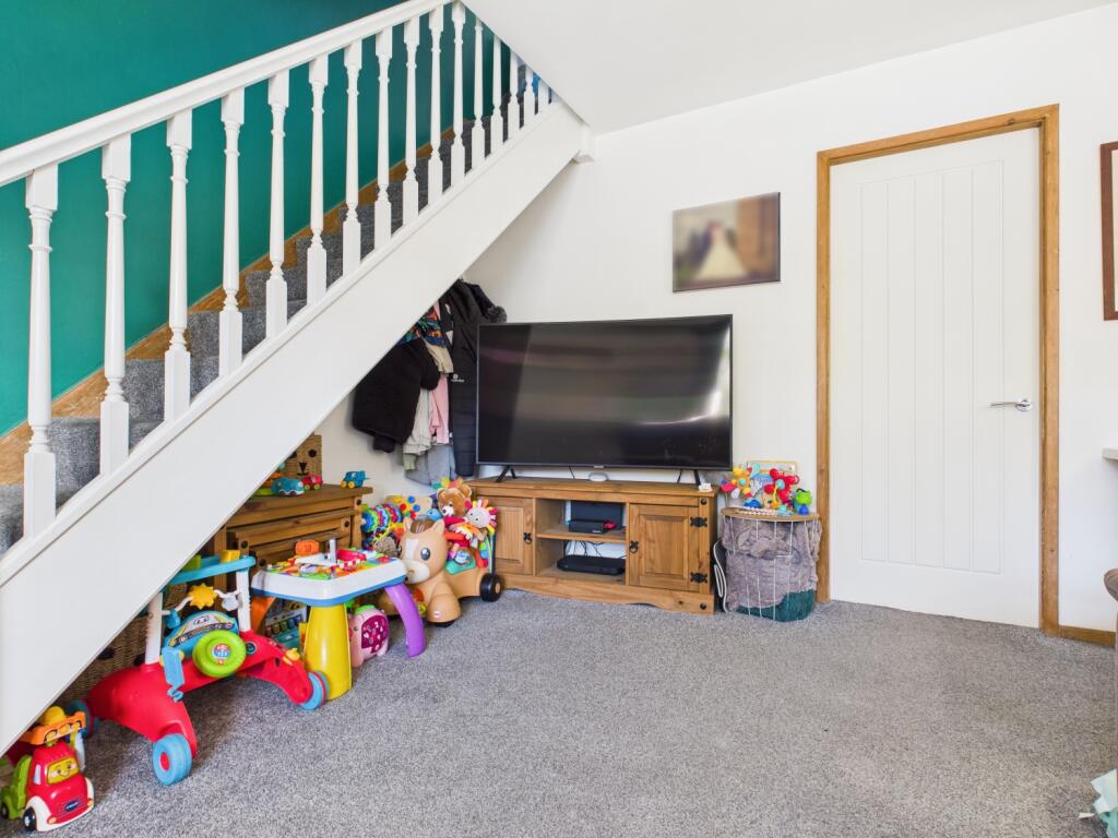 CAM03729G0-PR0163-STILL027