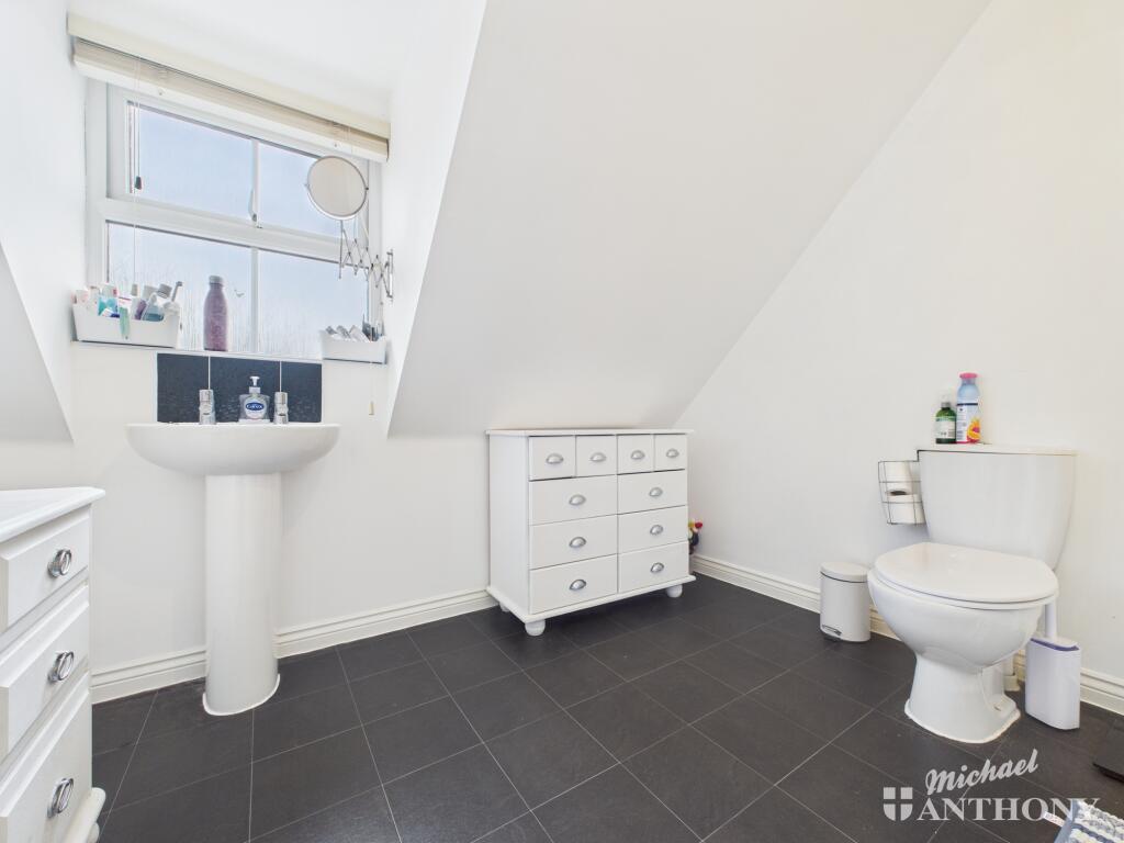 CAM02773G0-PR0363-STILL024