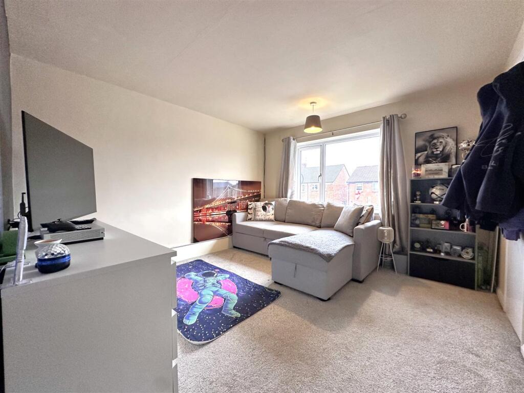 Master Bedroom 981