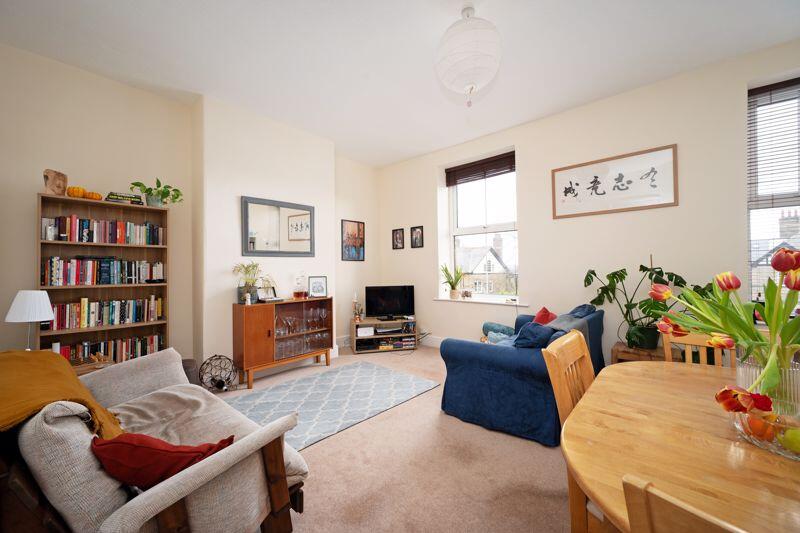 Living Room/Bedroom