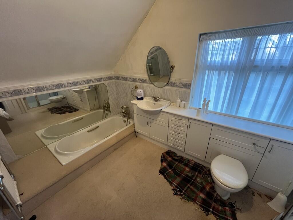 oval_15_t20251224...