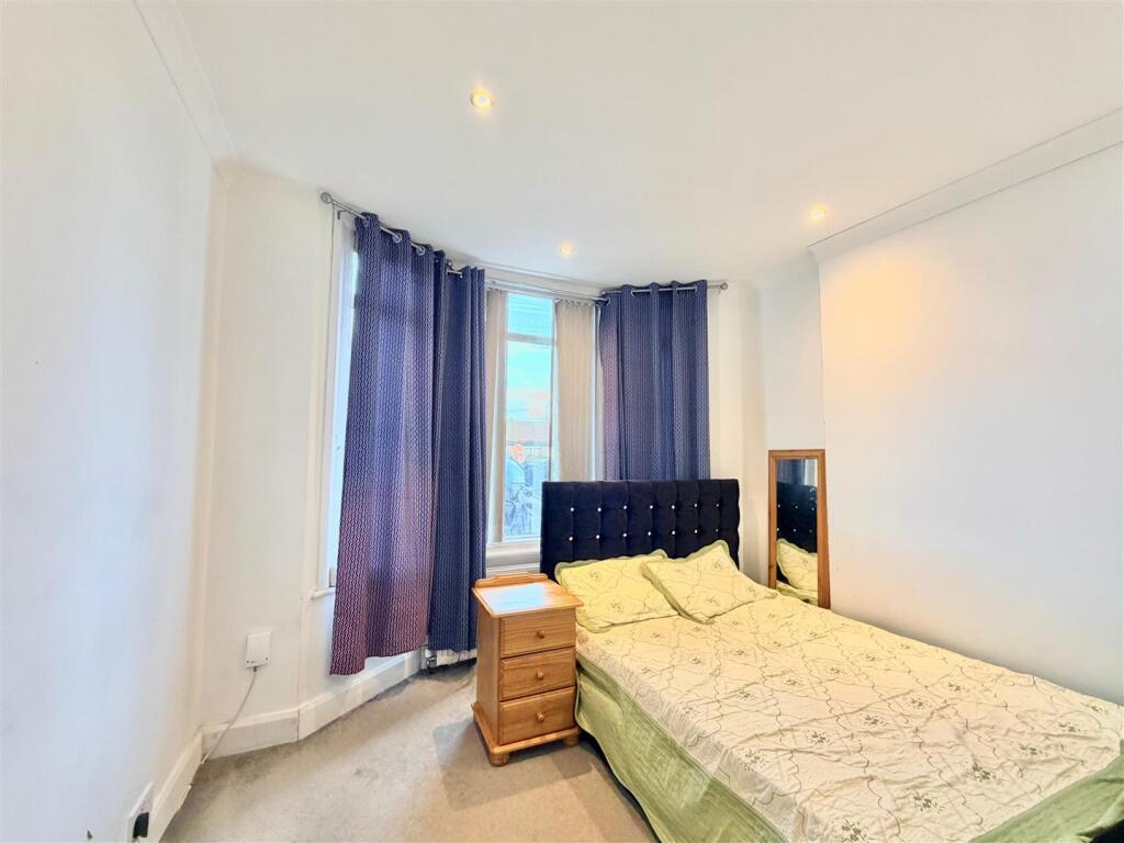 WhatsApp Image 2025-10-27 at 16.46.32_b158430a.jpg