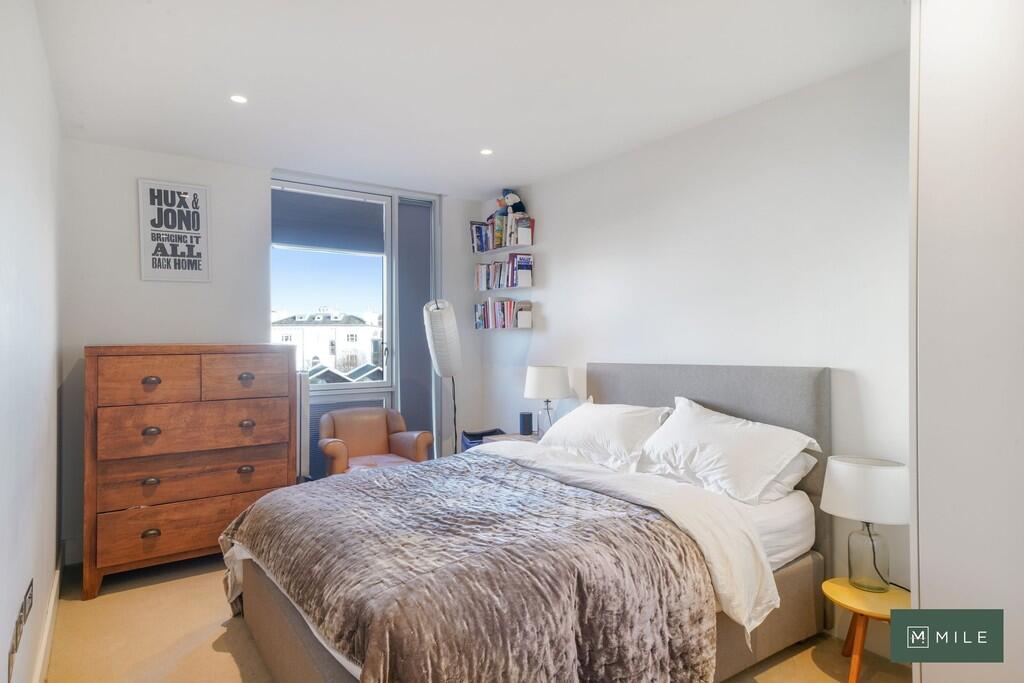 Apartment 26, Nau...