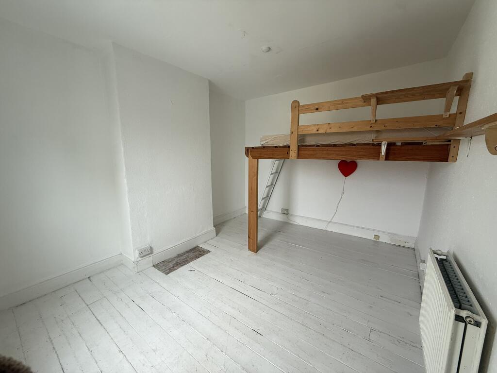 53 greenbank bedroom