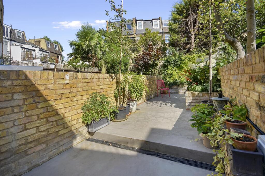 Sulgrave Road - Garden.jpg