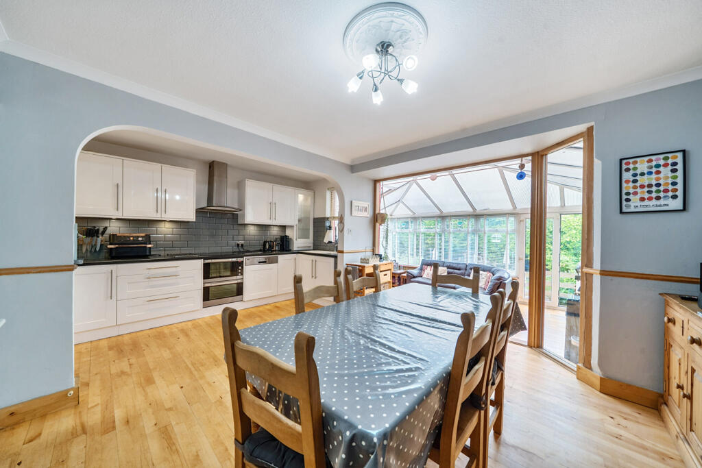 1333158-10-688b73...