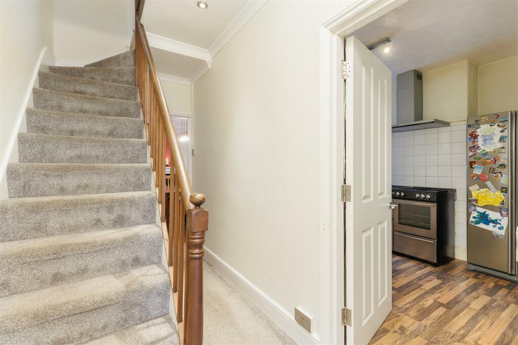 Hallway 2.jpg