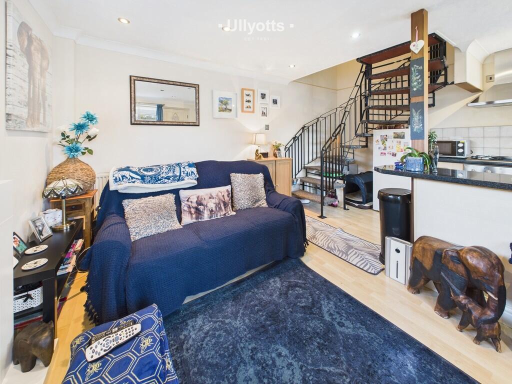 Lounge / Kitchen