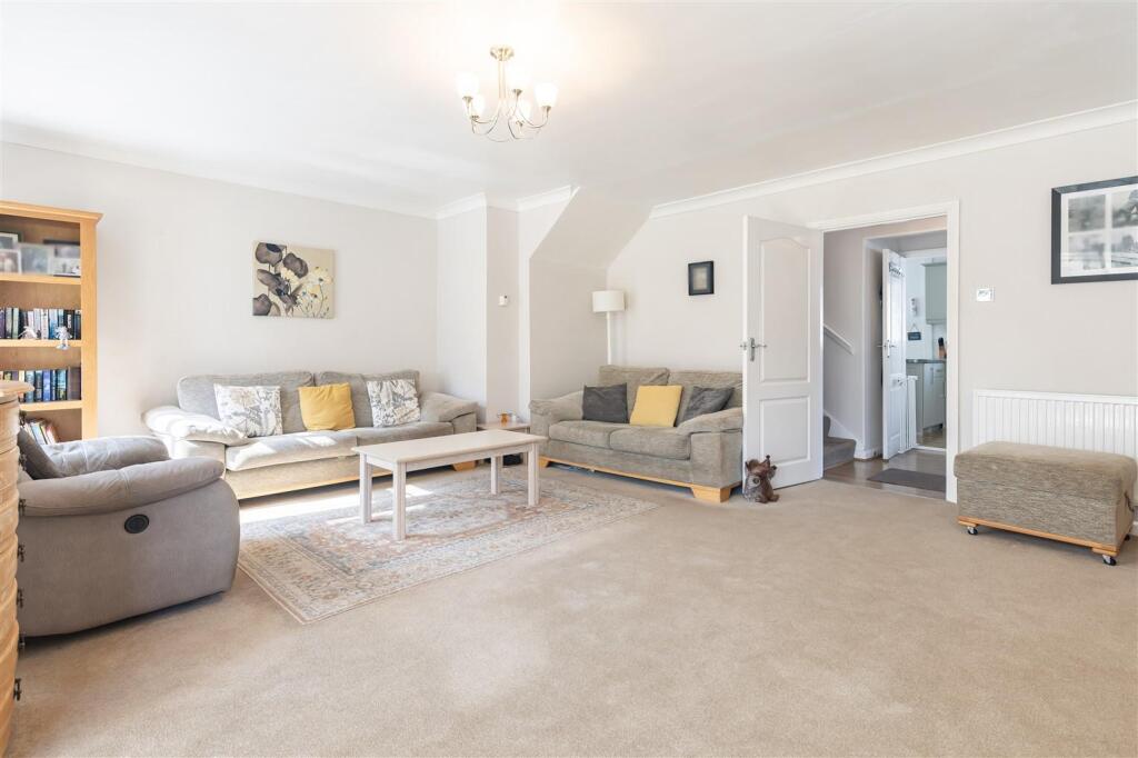 81 Thornhill N (19).jpg