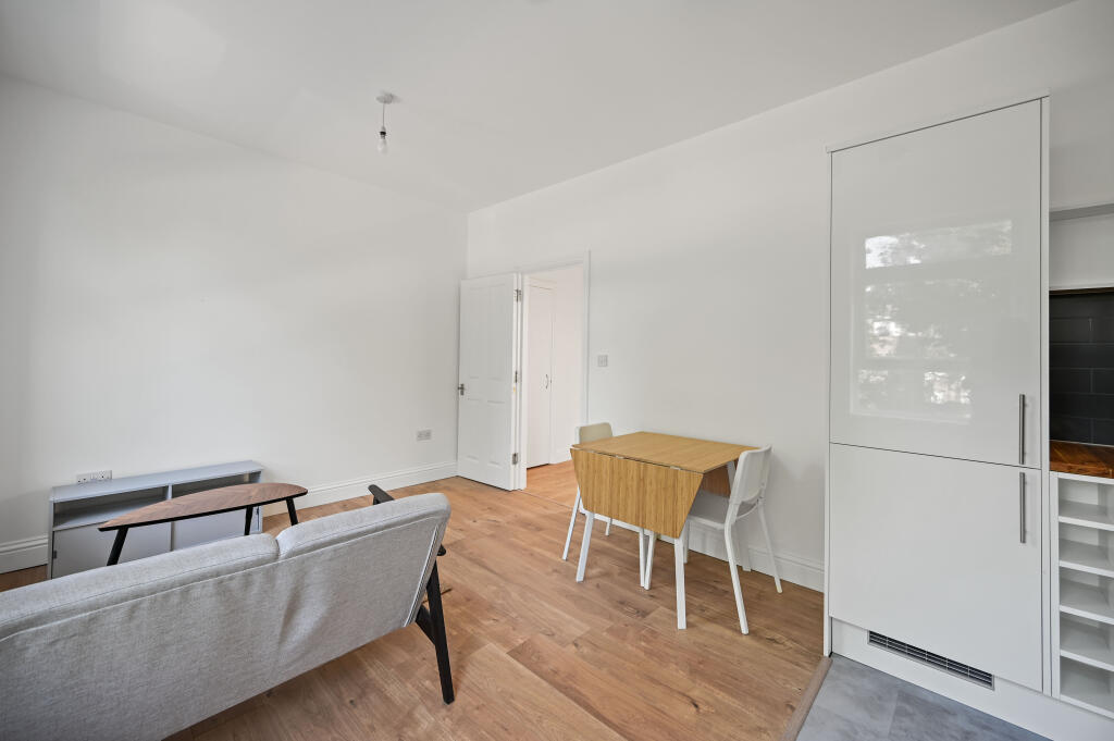 First Floor Flat, 353 Lillie Road, Fulham, London, SW6 7PA