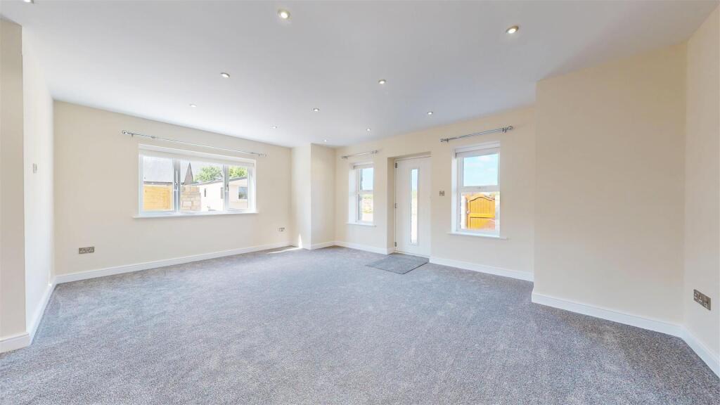 Stoney Acres 2 Living Area 2.jpg