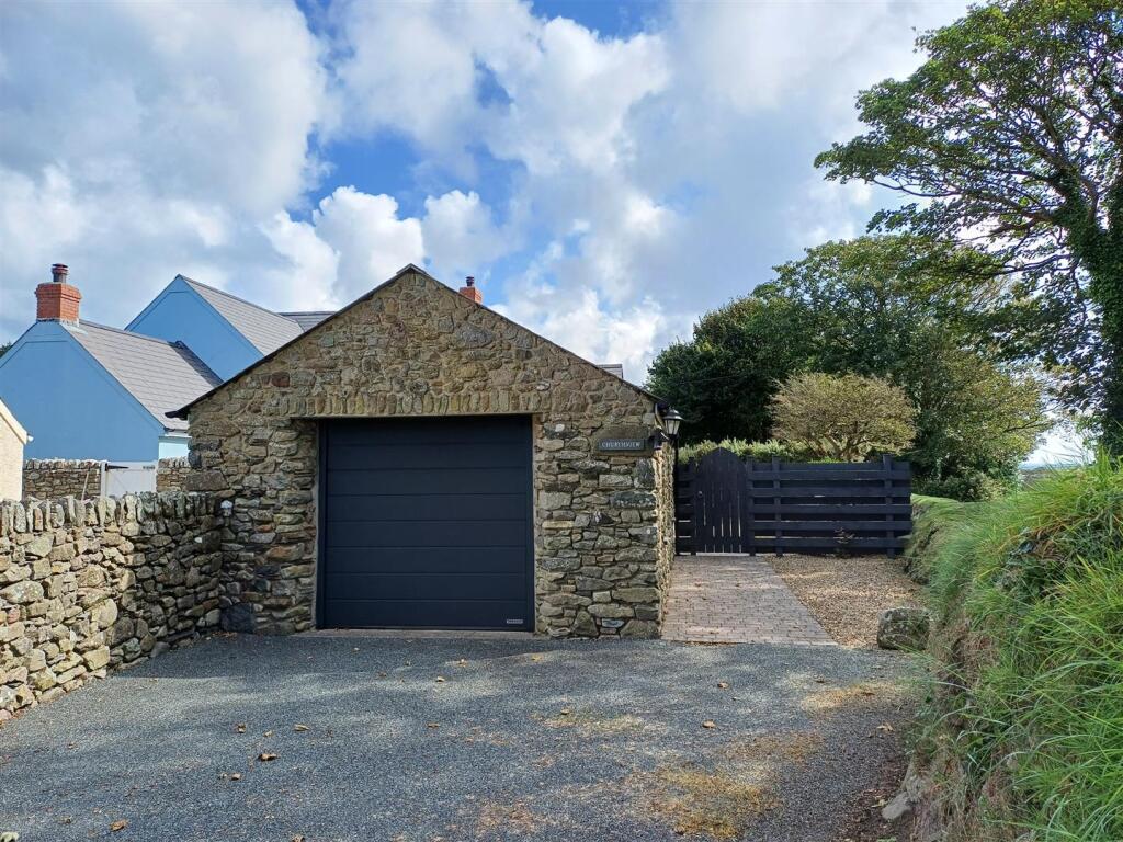 Garage photo churchview.jpg