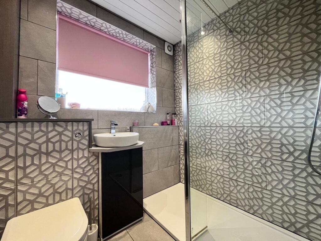 G/floor Shower Room