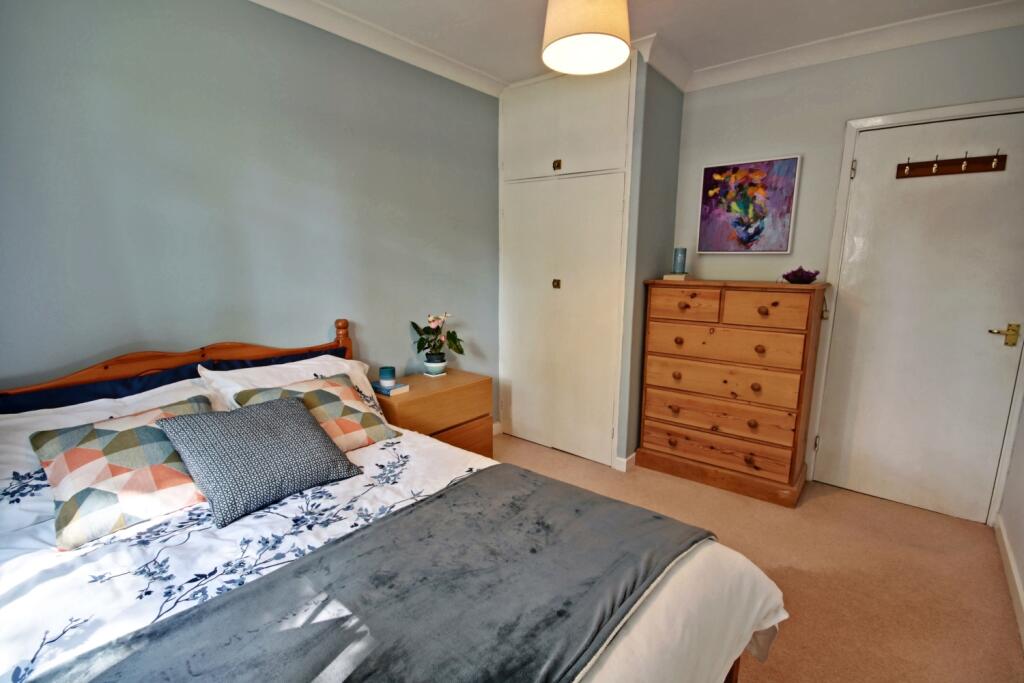 Flat 1 Kinnaird House - Bedroom 1-door close