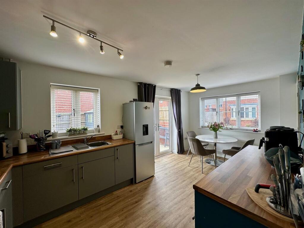 Kitchen/Dining Room