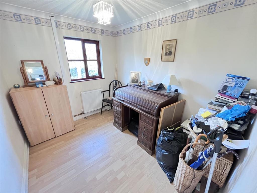 REAR BEDROOM 3