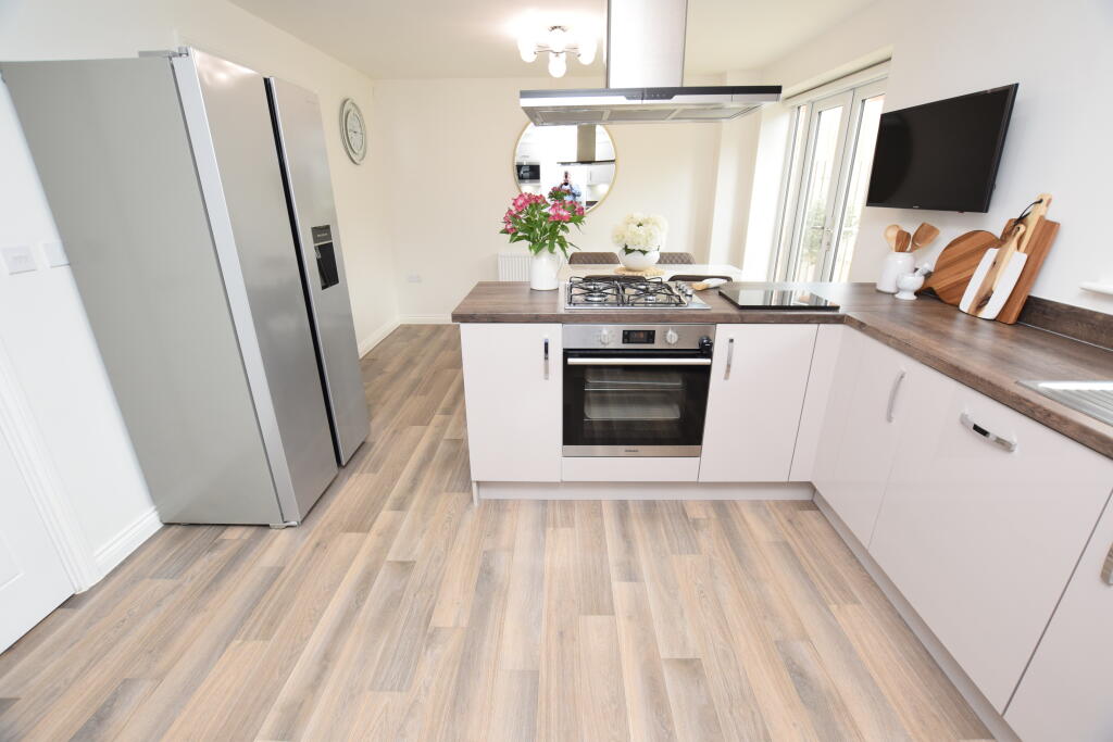 open plan kitchen/diner