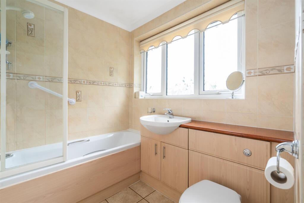 46 Hornbrook Grove_1.jpg