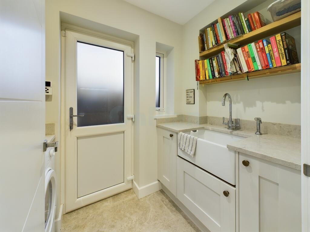 CAM04024G0-PR0013-STILL017