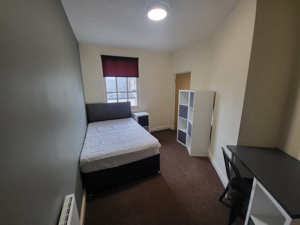 Flat_2_498_Glossop_Road