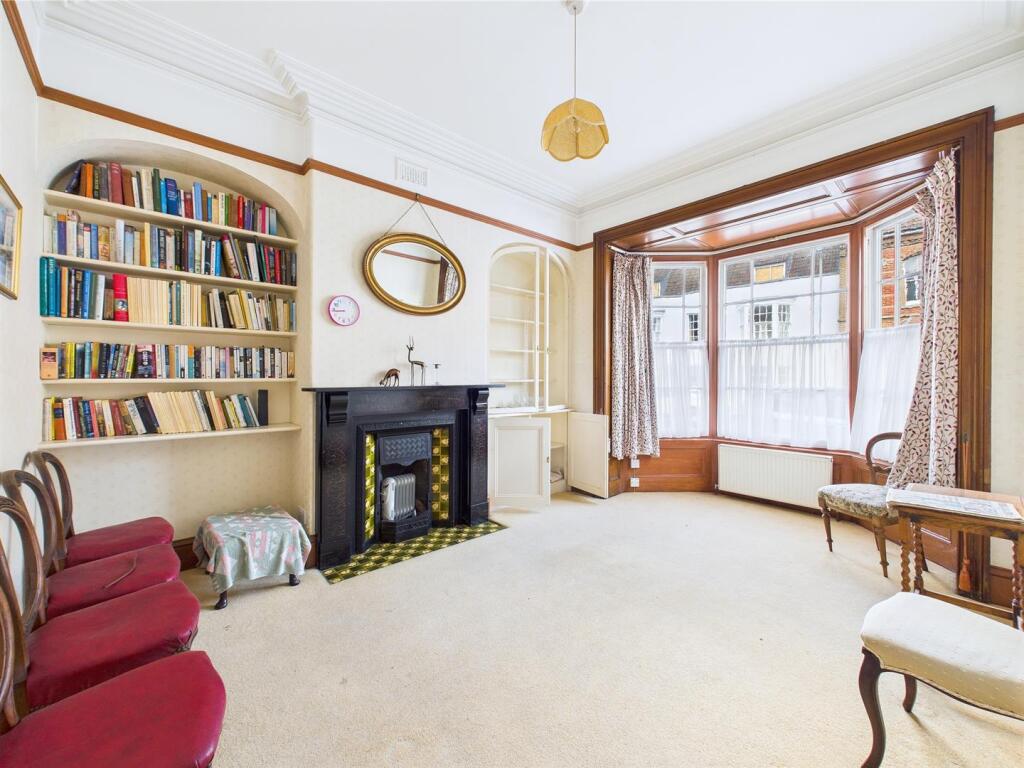 4 - LARGE HOUSE WITH ATTACHED 3- BED ANNEX THORNBU